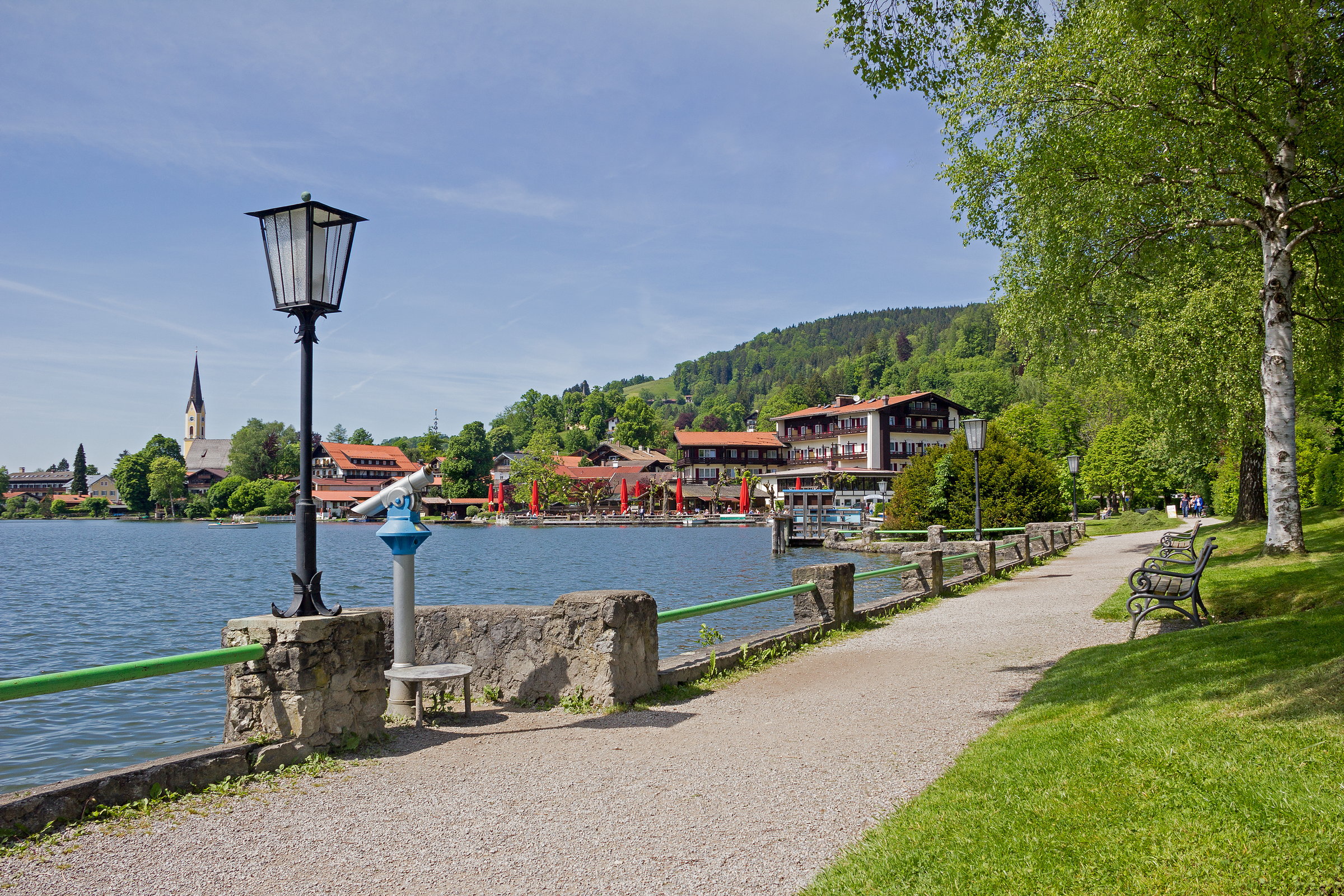 reiseziele-Alpenregion-Tegernsee-Schliersee-ebike-mieten-418411705