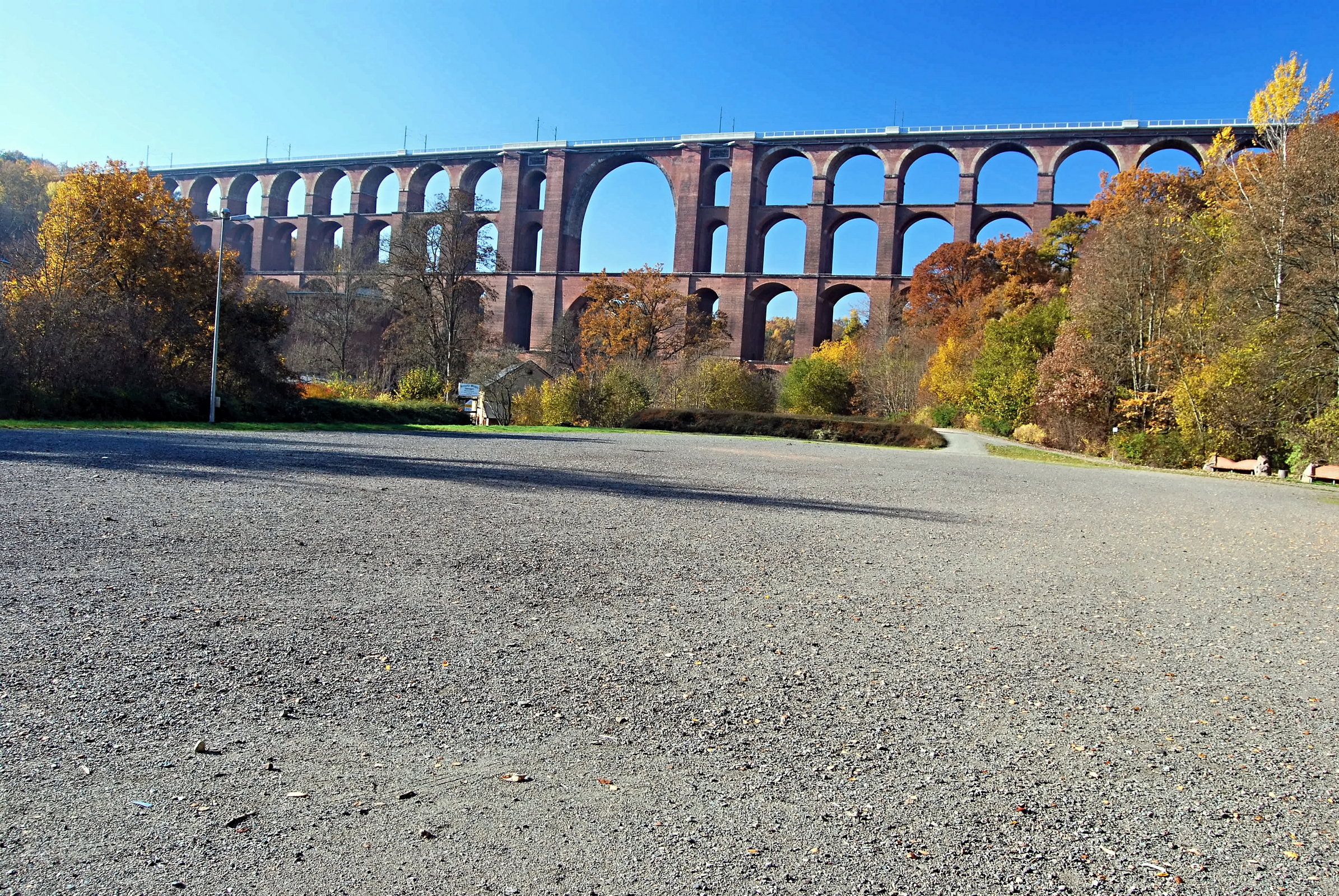 reiseziele-vogtland-goltzschtalbruecke-ebike-mieten-393781810