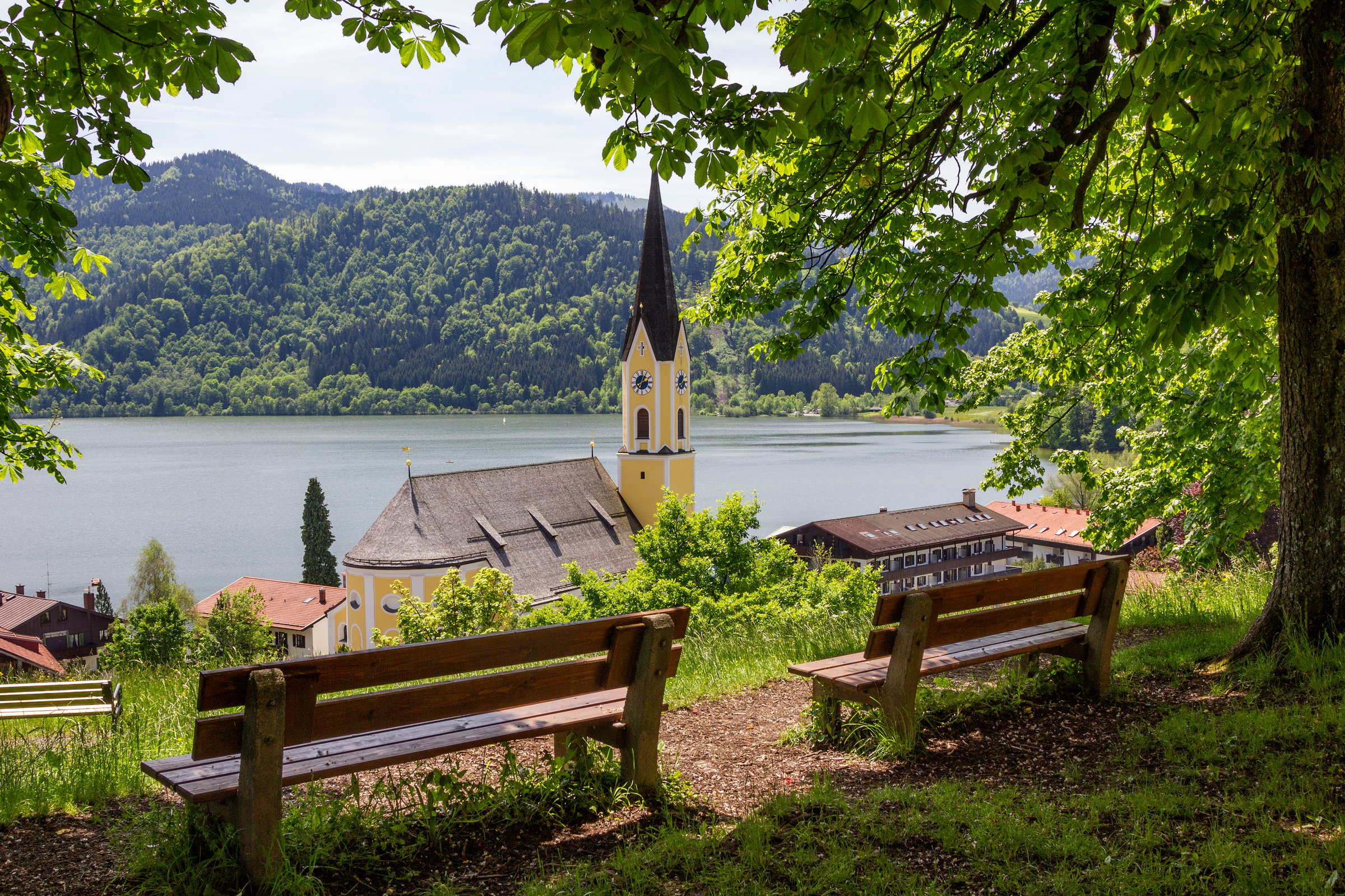 reiseziele-Alpenregion-Tegernsee-Schliersee-ebike-mieten-418411699