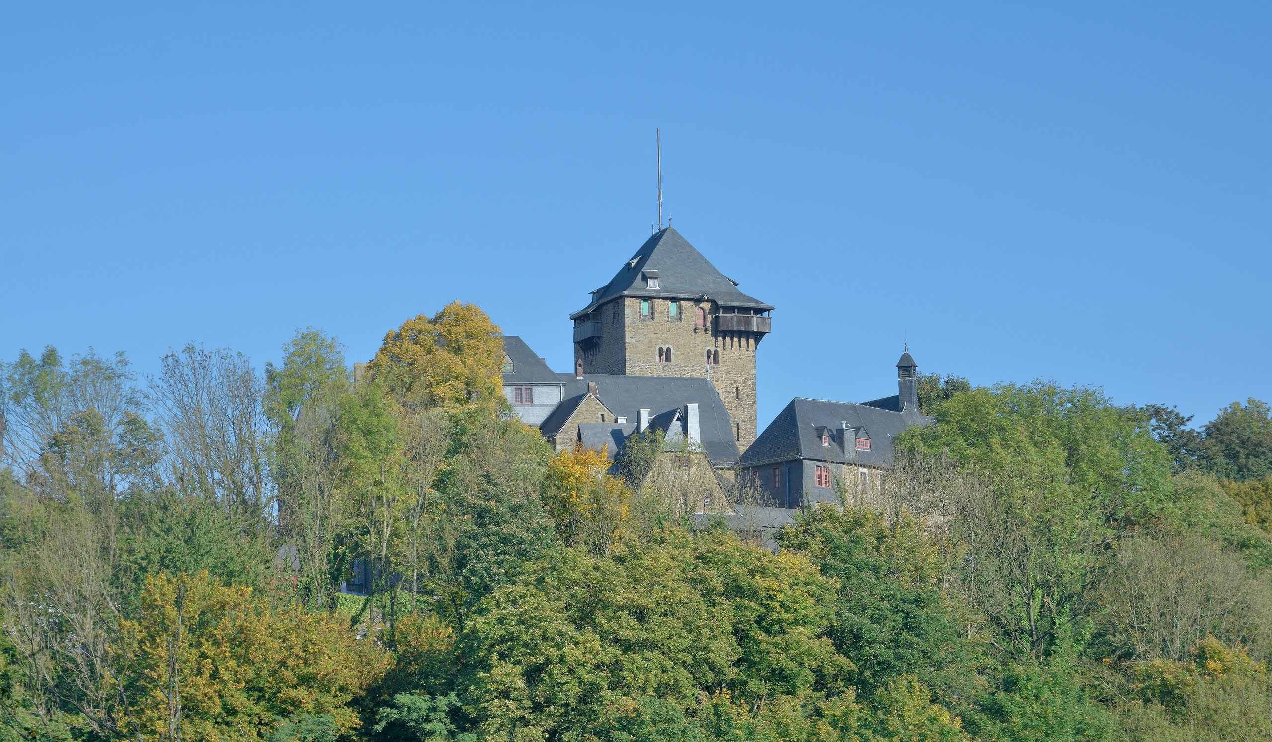 reiseziele-bergisches-land-schloss-soling-ebike-mieten-326838464