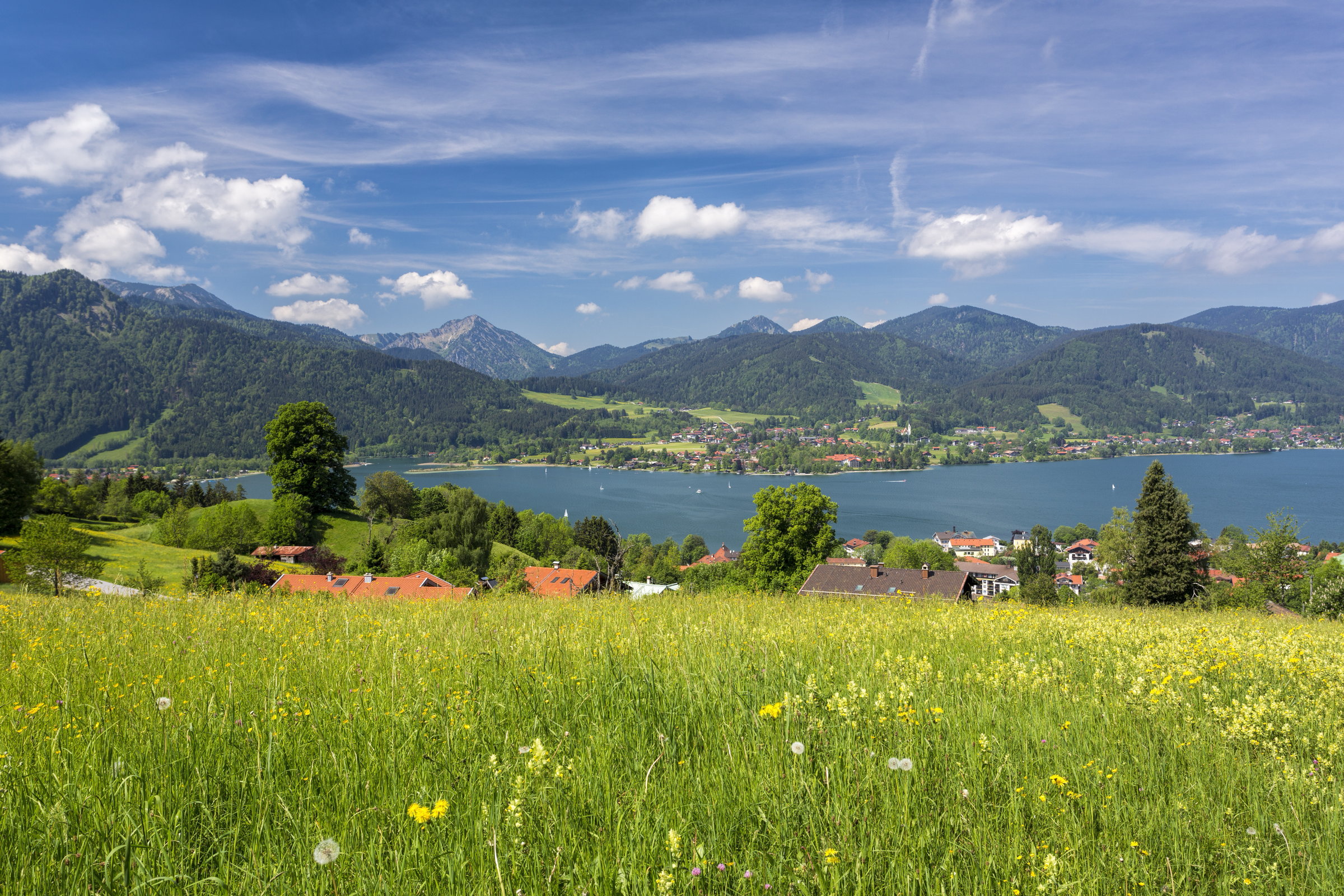 reiseziele-Alpenregion-Tegernsee-Schliersee-ebike-mieten-_207042370